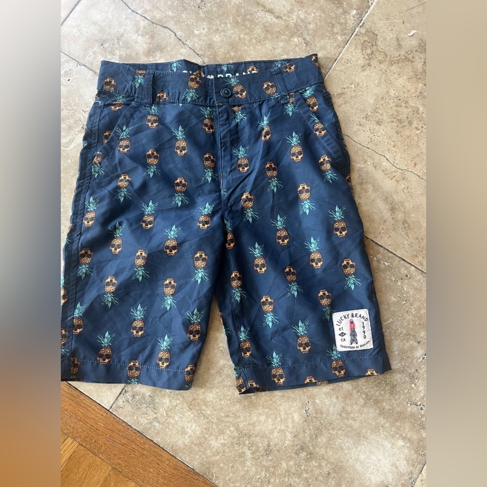 Lucky brand, boys board shorts size 12 perfect condition - Picture 5 of 14